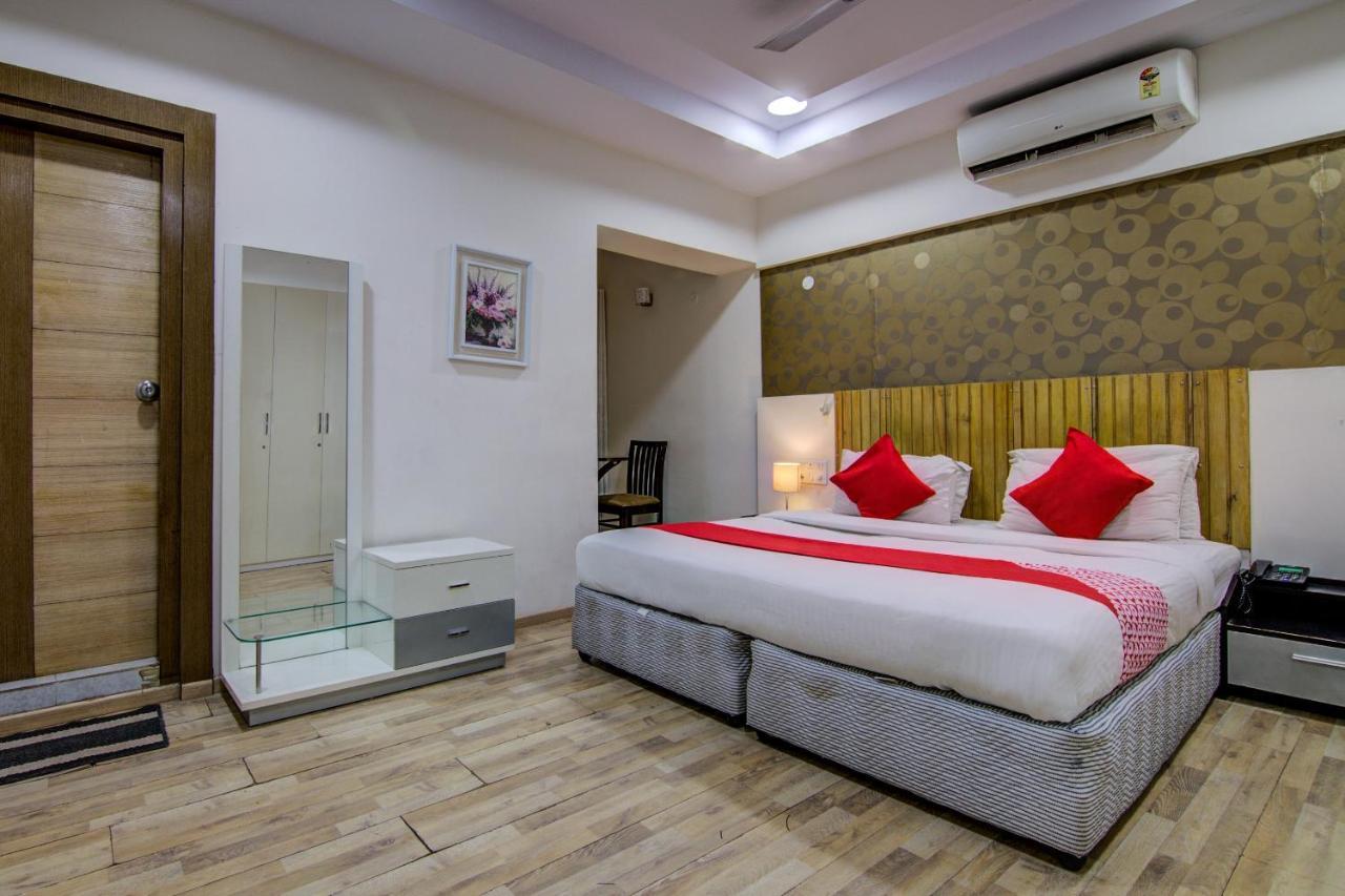 Oyo Hotel 55 Lawsons Bay Jalāripeta 外观 照片