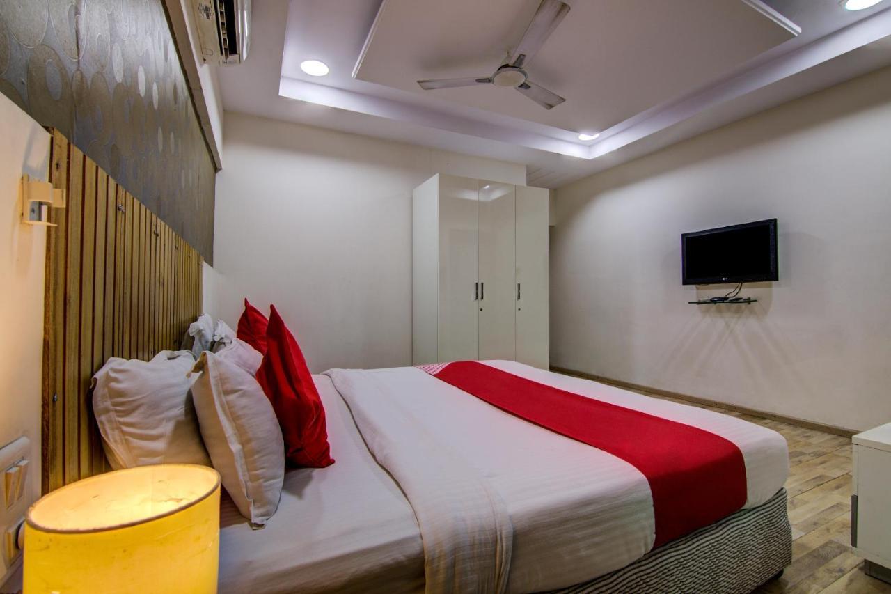 Oyo Hotel 55 Lawsons Bay Jalāripeta 外观 照片